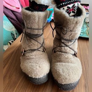Free People snow boots